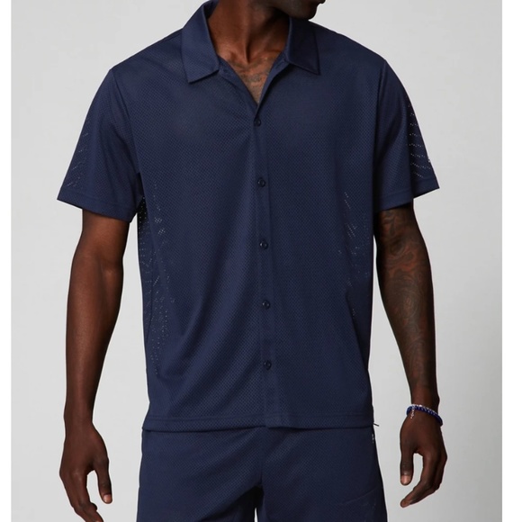 Fabletics The Rec Button Up 2.0 In Deep Navy NWT Size M - Picture 1 of 5